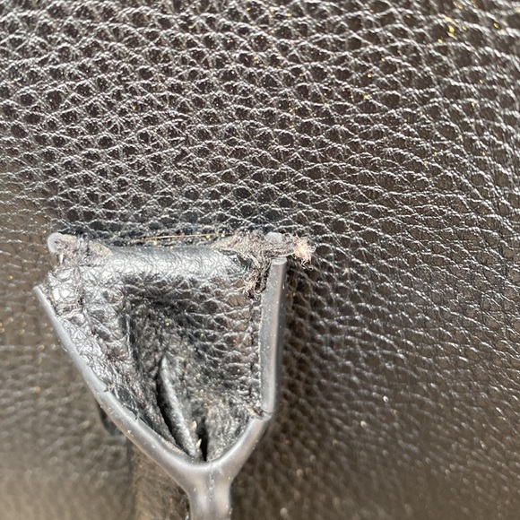 Bebe, Los Angeles bucket bag like new can be used as a Crossbody - Picture 3 of 12